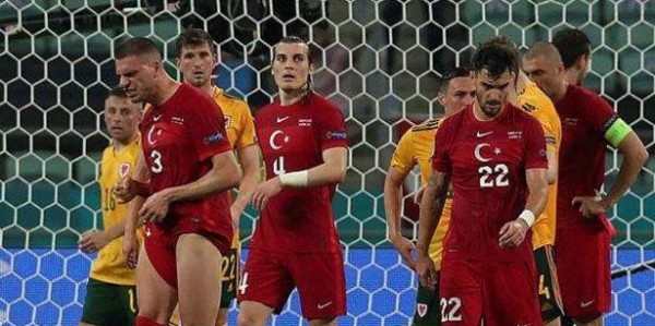 开云入口-土耳其“主场输决赛” 攻无血性守无默契还有救吗？