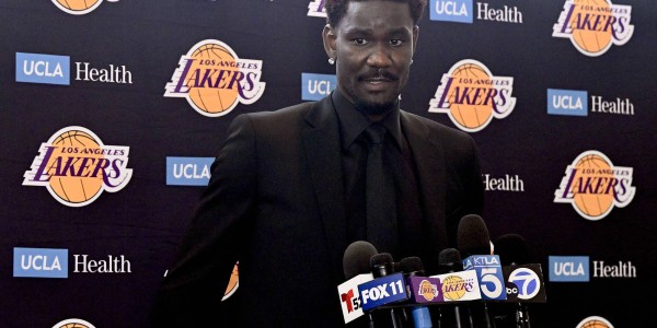 艾顿&amp;amp;斯玛特&amp;amp;拉拉维亚加盟！湖记赞美佩林卡：休赛期引援成功