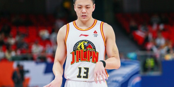 开云全站-媒体人：辽宁和吉林关于姜宇星的交易确定谈妥 交易合同已经落笔