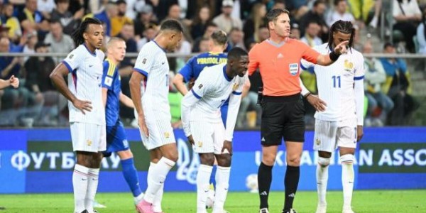 法国赢了巴黎输了 一天将帅全伤简直气疯