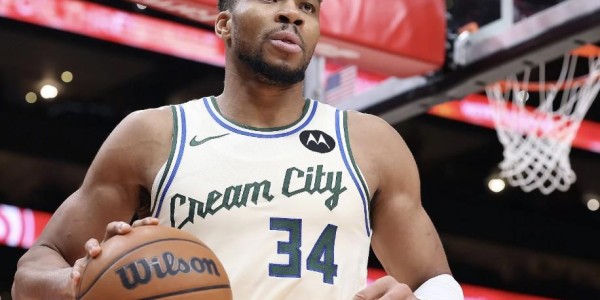 名记：现在我更倾向于字母哥会留队，目前有力竞争者只剩热火