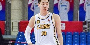 没有准心！朱俊龙半场6投全丢&amp;amp;靠罚球拿到2分 另有4前场板2助