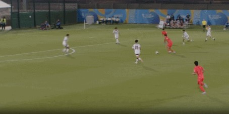 开云全站-半场：U17国少1-0卡塔尔U17，何思凡精彩兜射破门