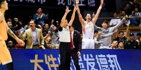 CBA四强轮廓初现，胡金秋17+11定乾坤，内线为王的时代又回来了？