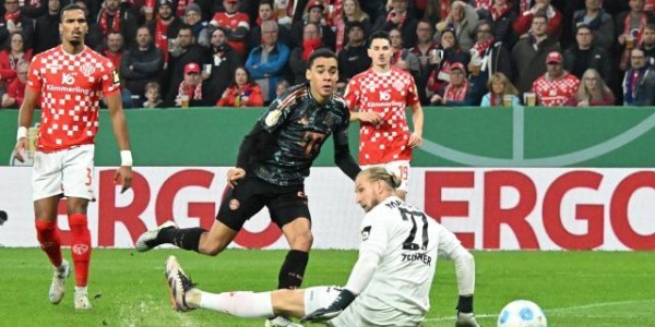 开云入口-上半场戴帽！穆西亚拉就是孔帕尼心目中的齐祖小罗